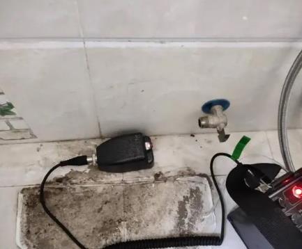 富蕴屋顶漏水维修公司分享下卫生间漏水的危害及解决方法